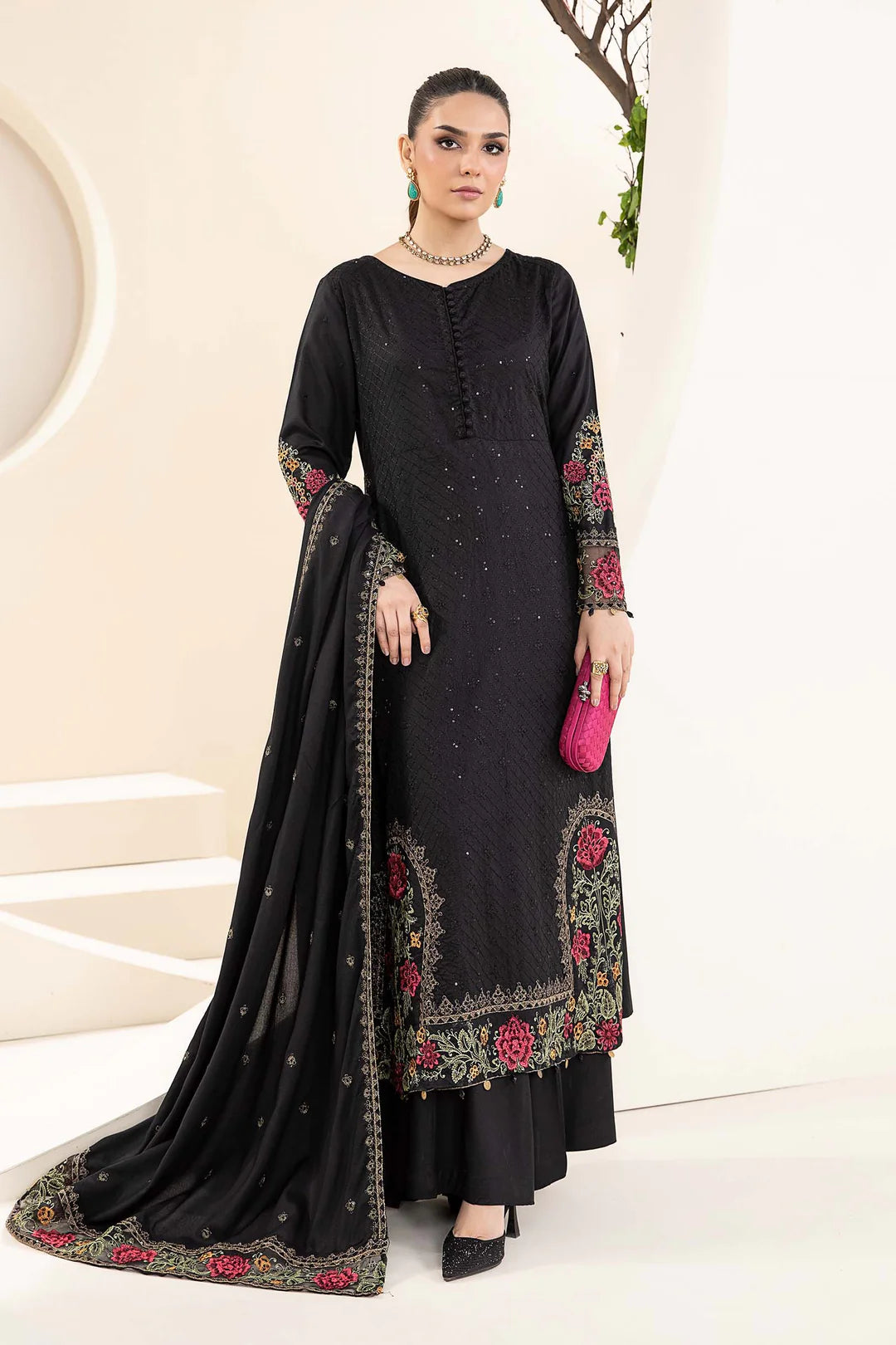 Fabric embroidered Linen